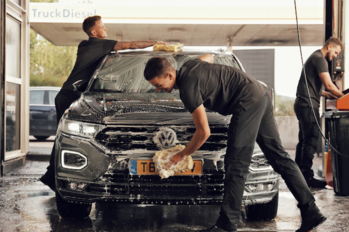 Wasbeurt bij Carwash 't Vosje in Etten-Leur
