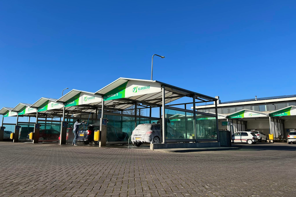 Wasbeurt bij Tankstation Klaassens