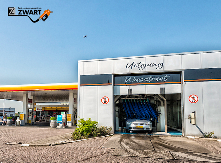 Wasbeurt bij Tankstation Zwart