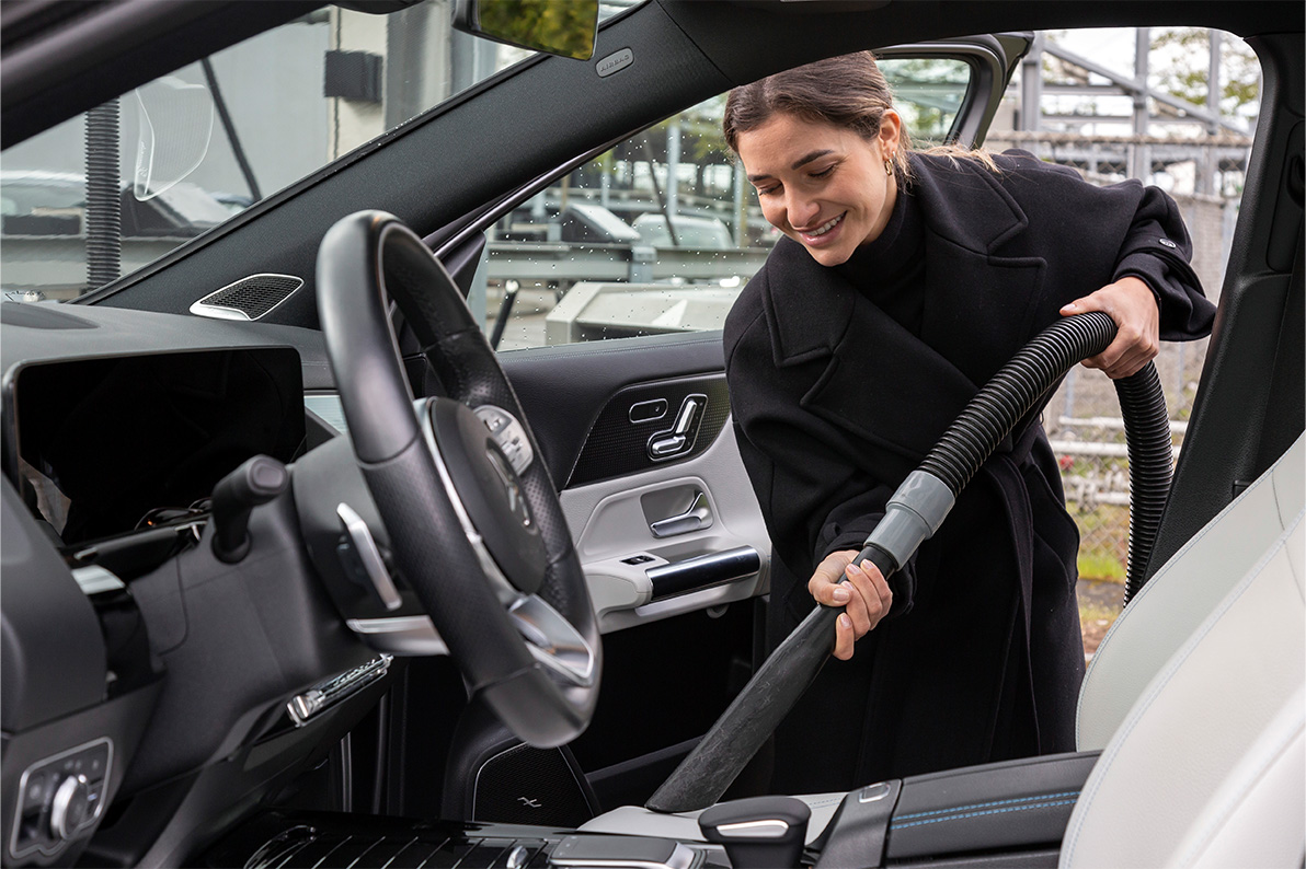 Wasbeurt bij Tankstation Zwart