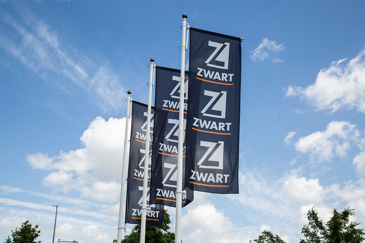 Wasbeurt bij Tankstation Zwart