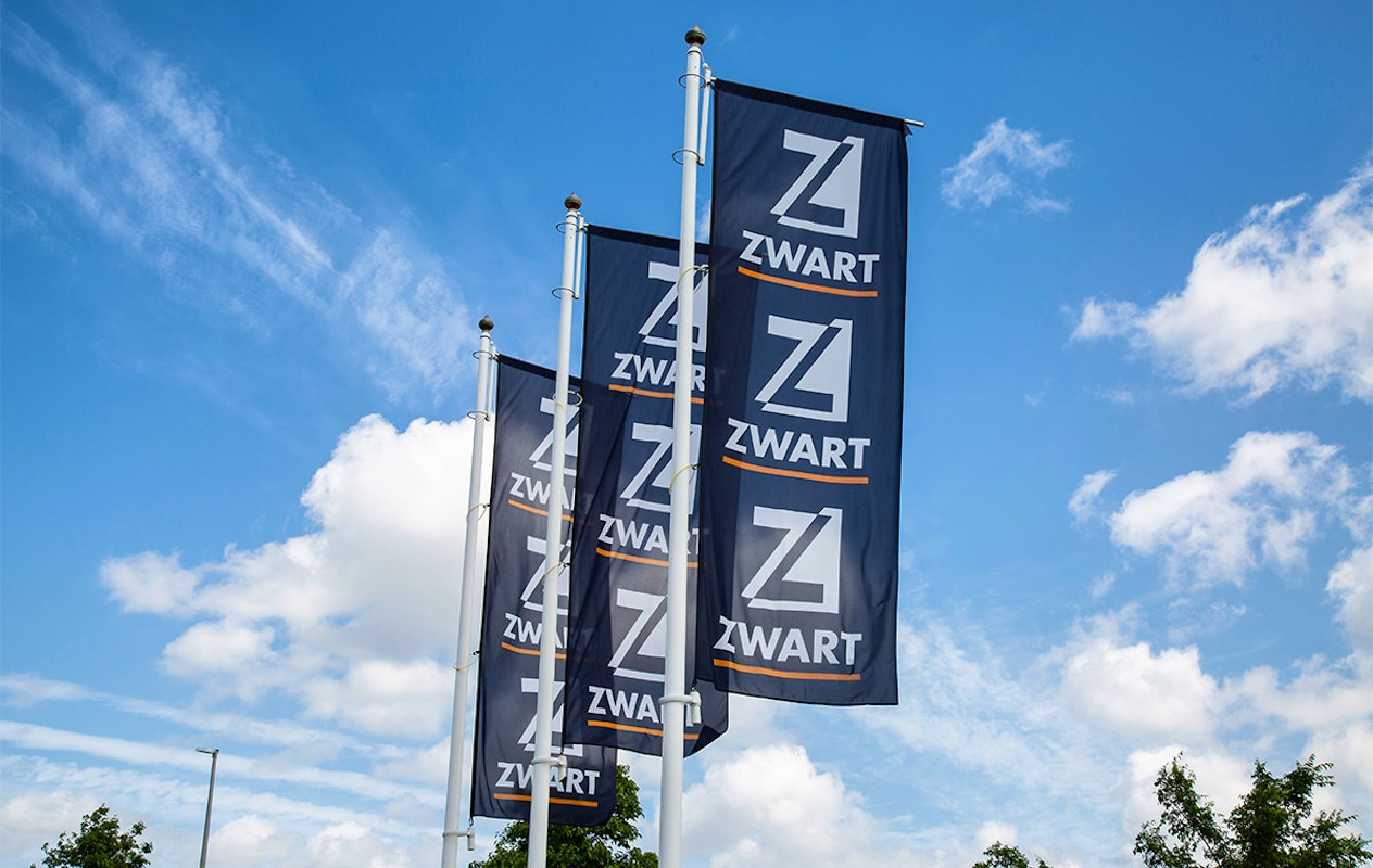 Wasbeurt bij Tankstation Zwart