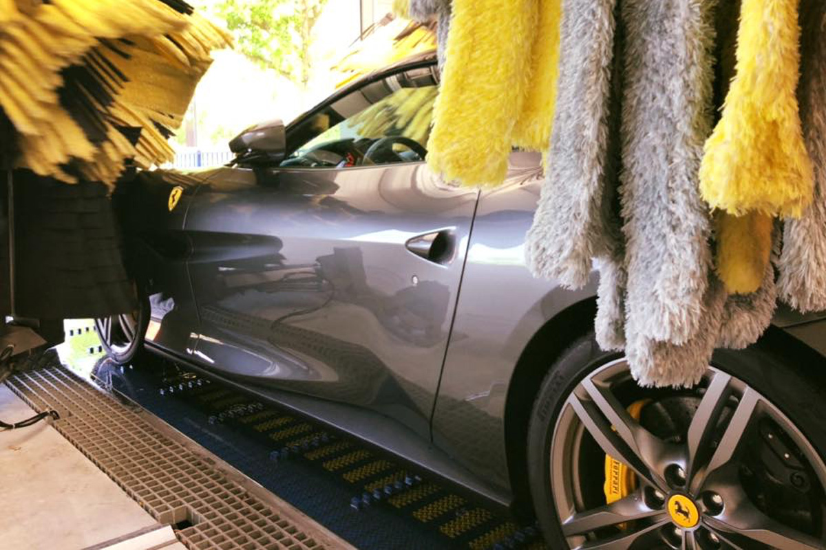 Wasbeurt bij The CarWash Oss