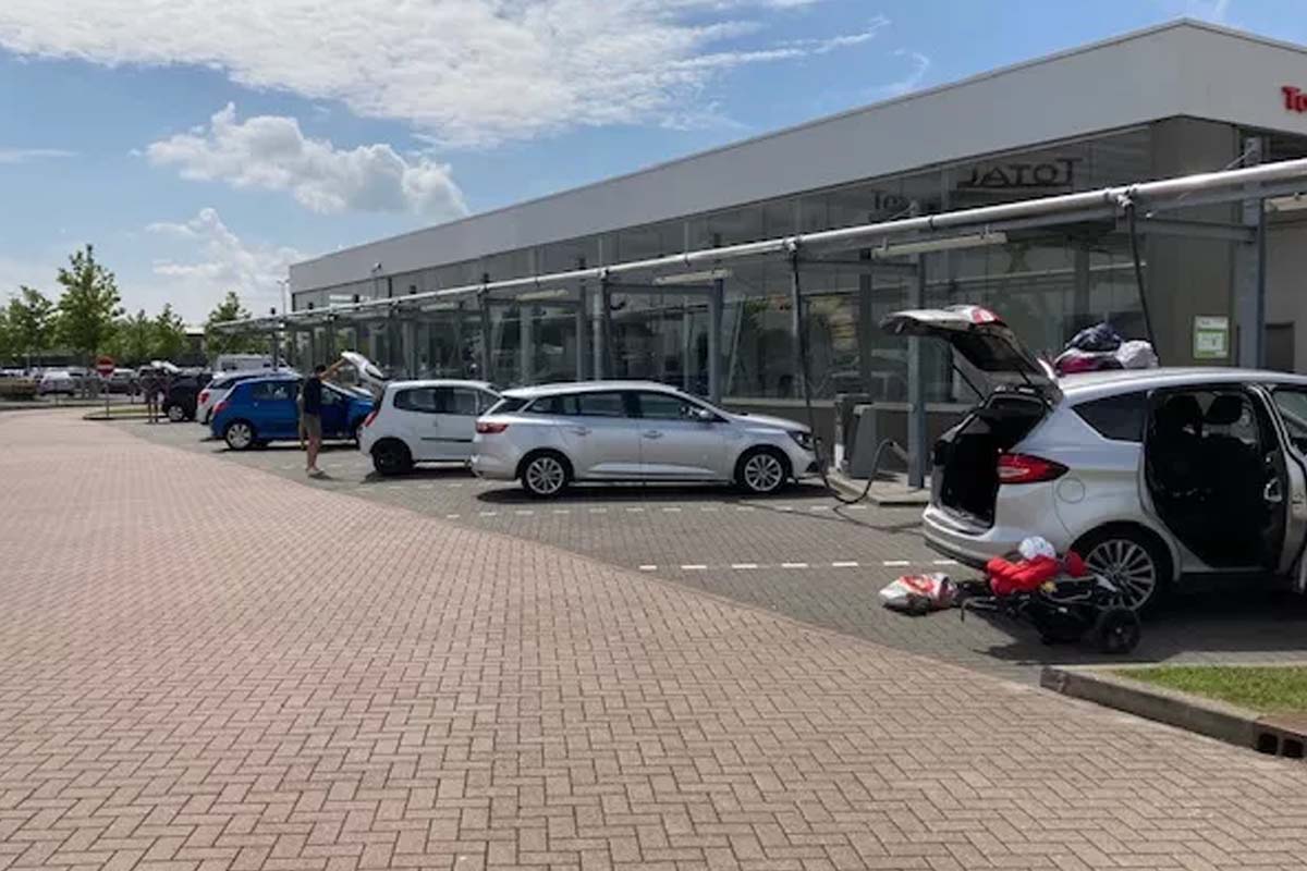 Wasbeurt bij Total Carwash Smit in Lelystad