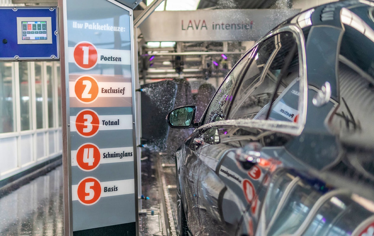 Wasbeurt bij Wasdas Emmen