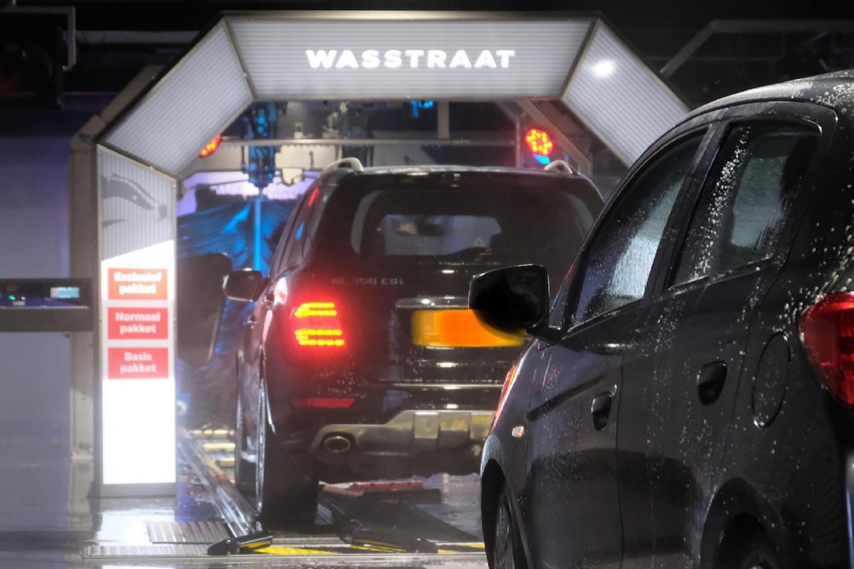 Wasbeurt bij Wasdas Emmen