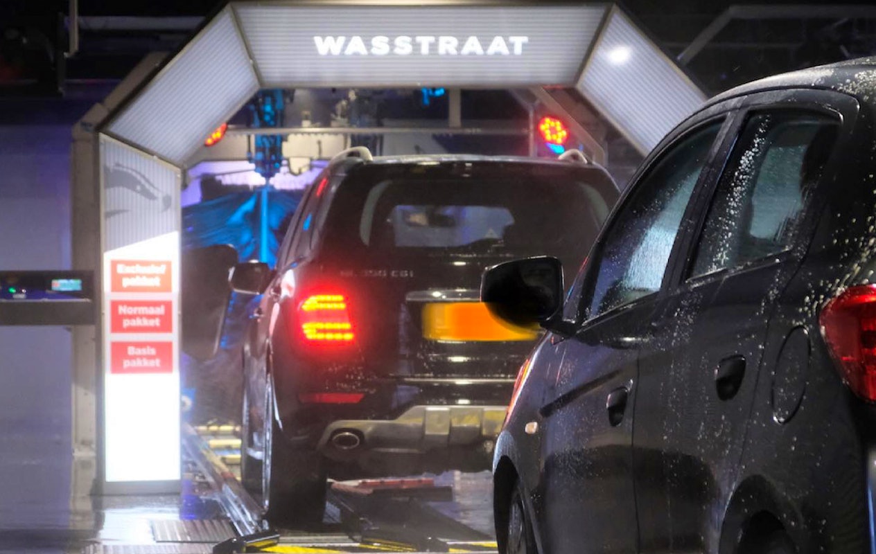 Wasbeurt bij Wasdas Emmen