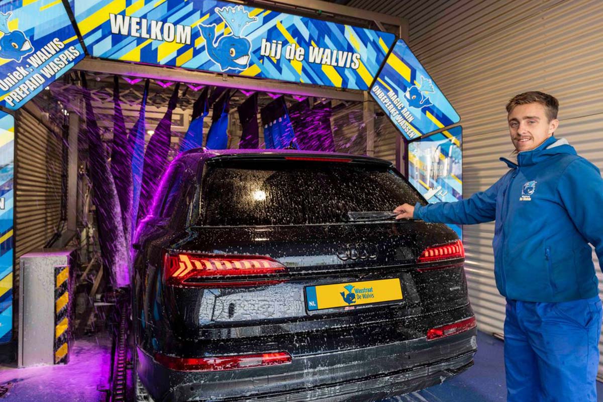 Wasbeurt bij Wasstraat de Walvis