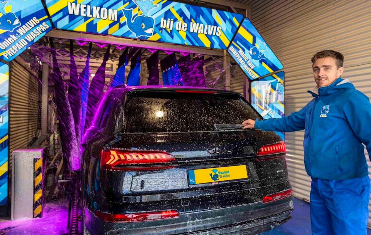 Wasbeurt bij Wasstraat de Walvis
