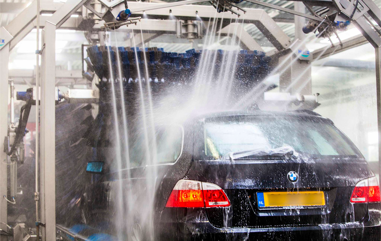 Wasbeurt bij XL Indoor Carwash Leeuwarden