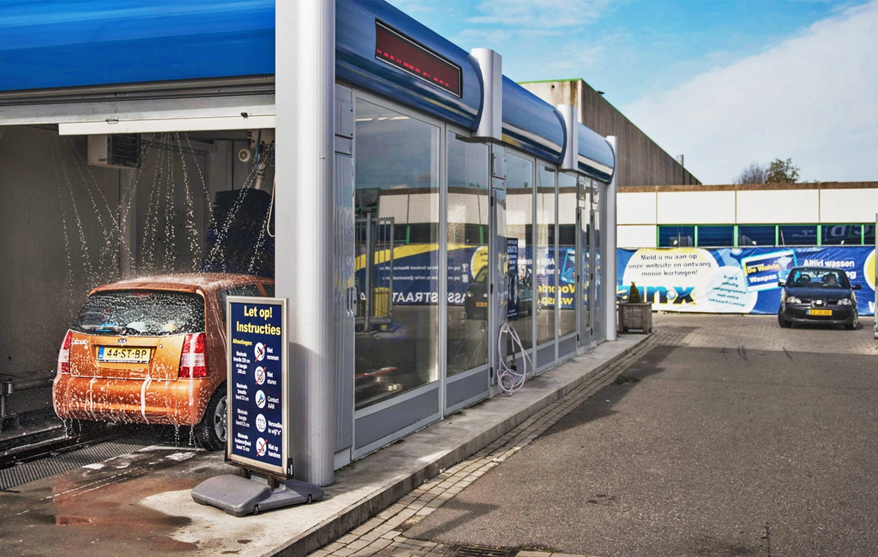 Wasbeurt bij Wasstraat de Walvis