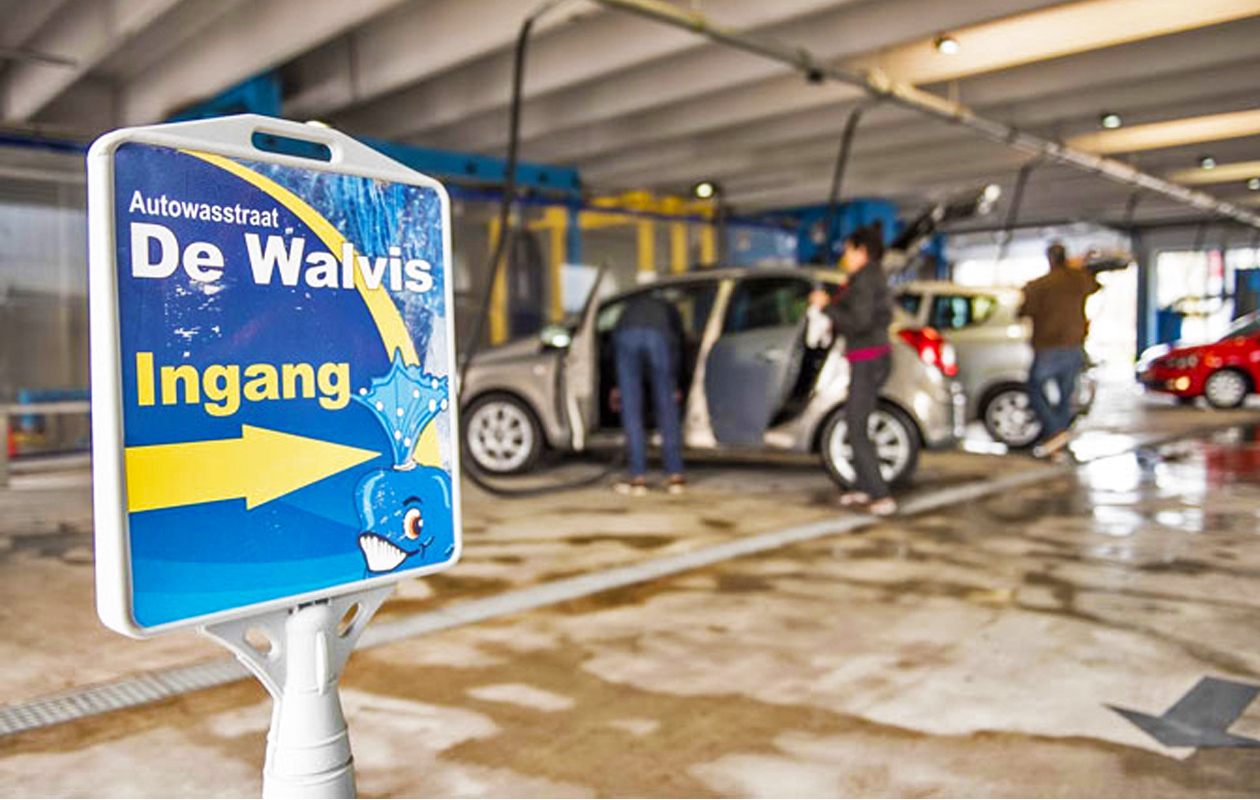 Wasbeurt bij Wasstraat de Walvis