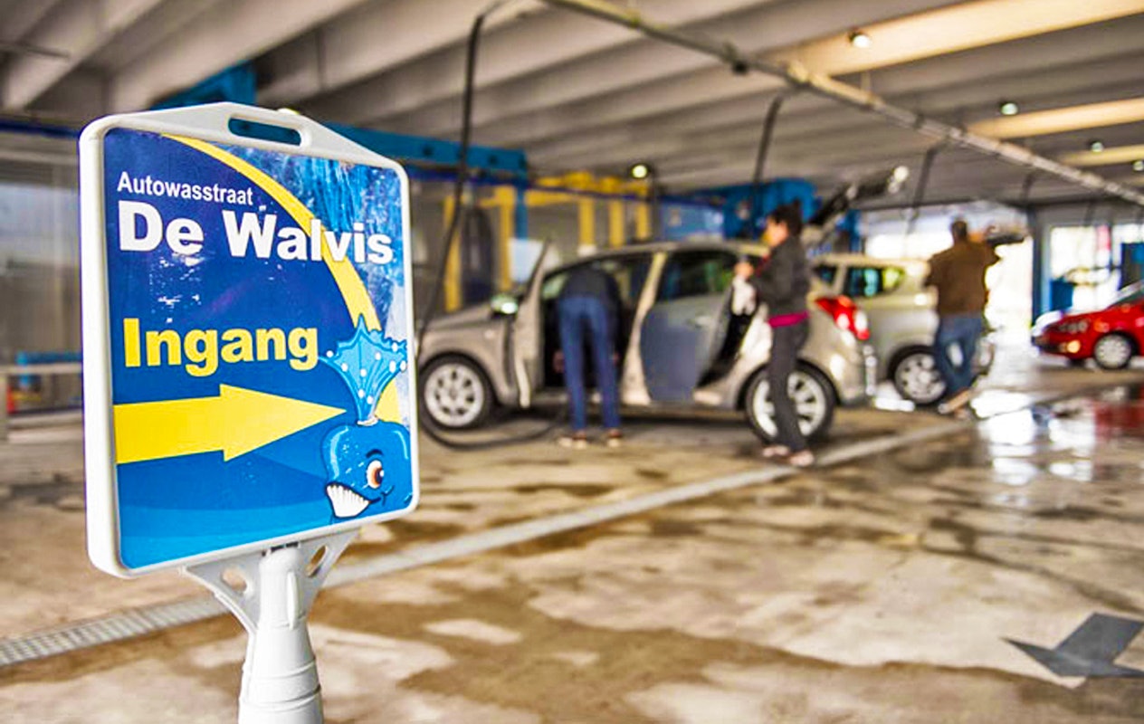 Wasbeurt bij Wasstraat de Walvis