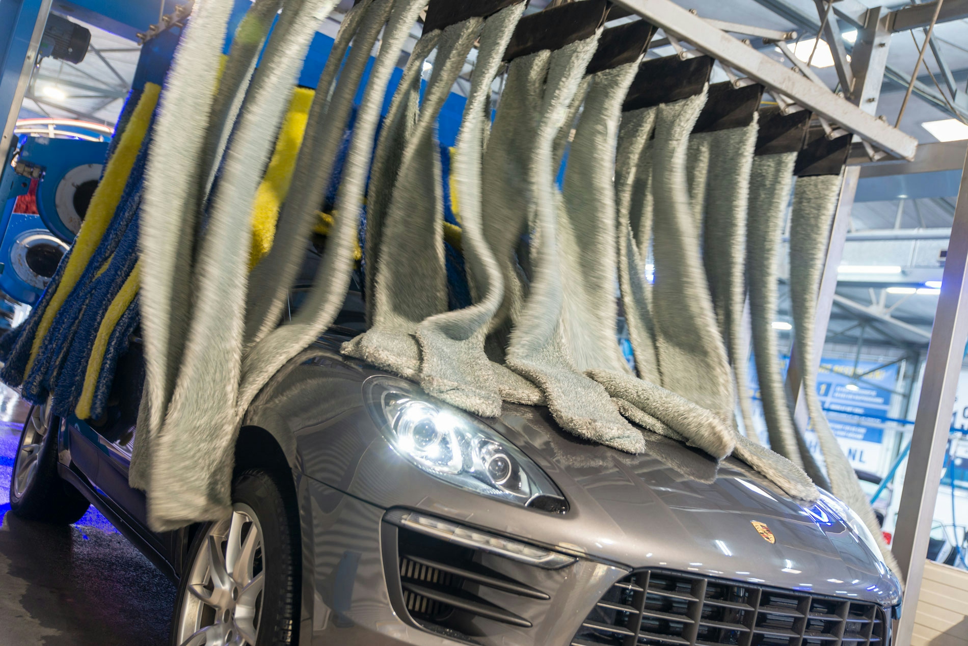 Wasbeurt bij Wasstraat de Walvis