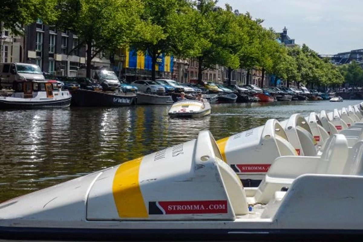 Waterfietsen door de Amsterdamse grachten (60 min)