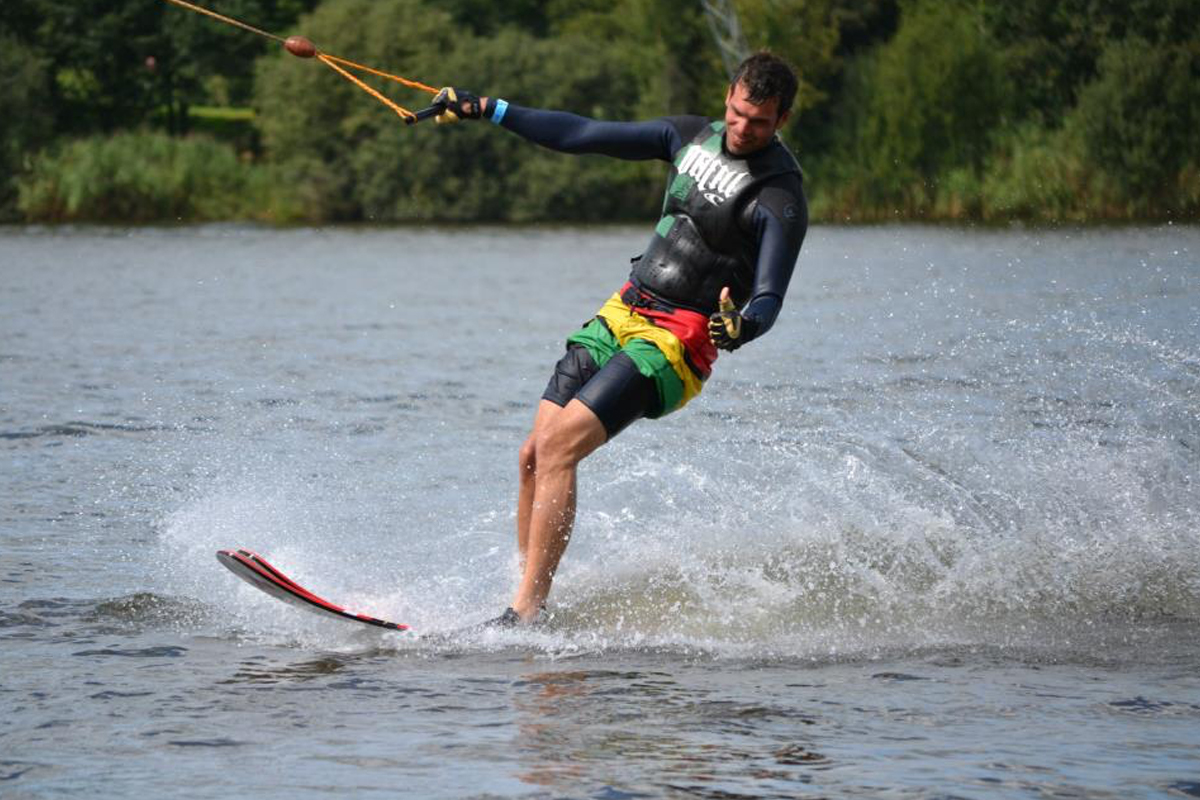 2 uur waterskiën of wakeboarden bij Seven-Twenty Cablepark