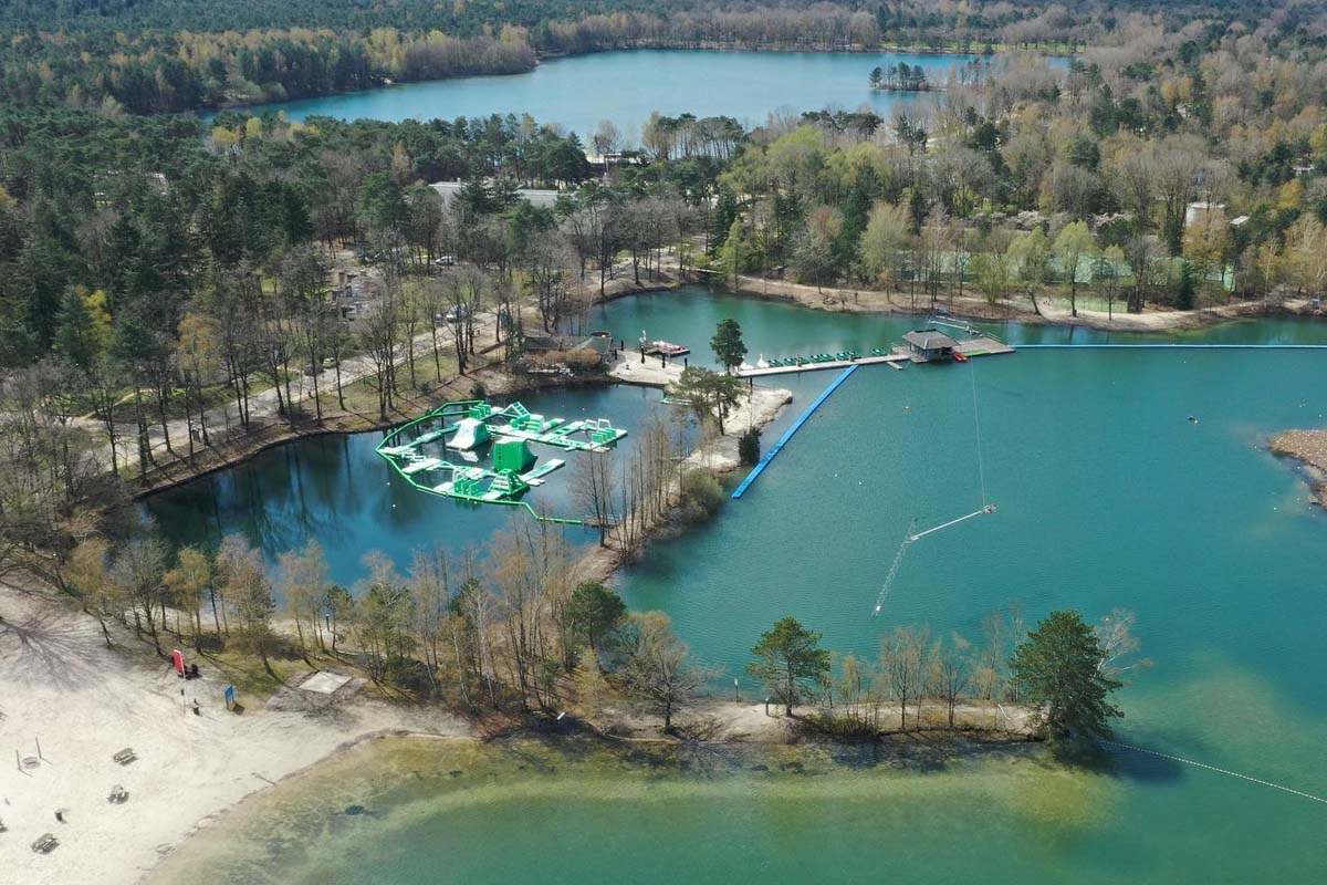 1,5 uur waterskiën bij Waterskicentrum de Kempervennen