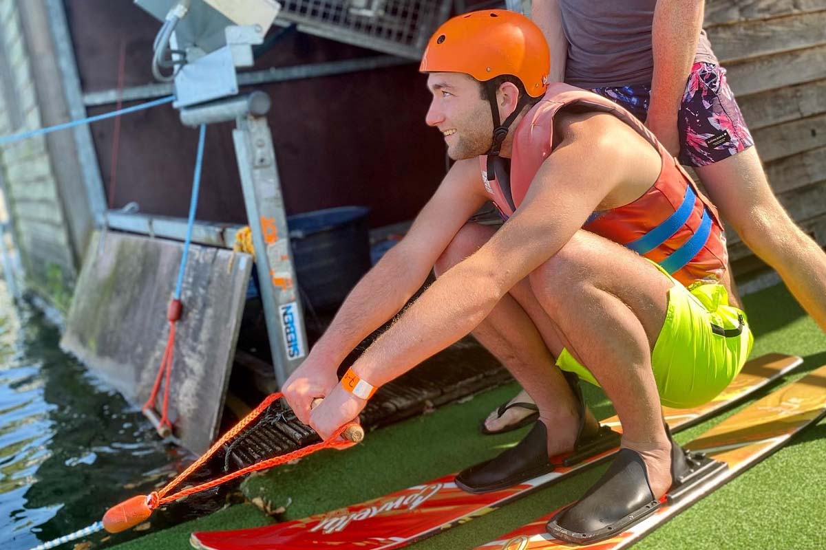 1,5 uur waterskiën bij Waterskicentrum de Kempervennen