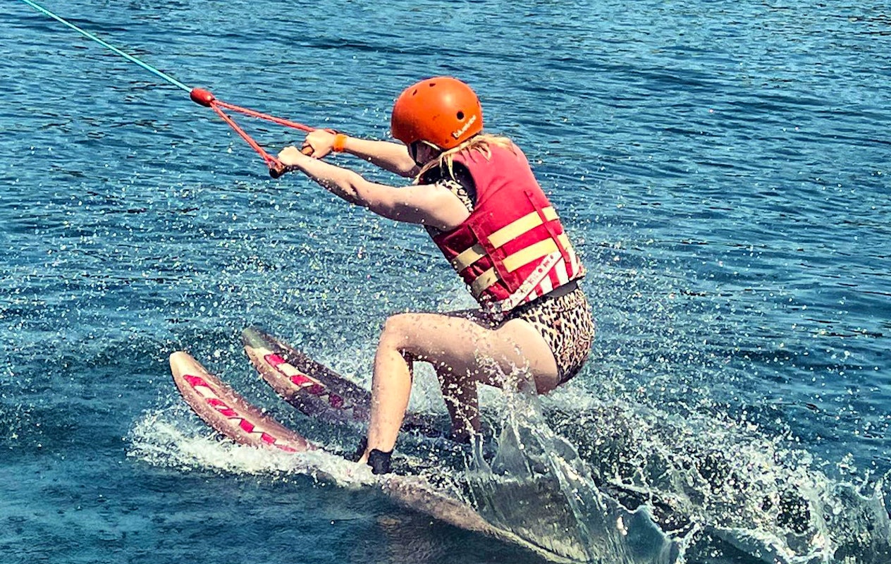 1,5 uur waterskiën bij Waterskicentrum de Kempervennen