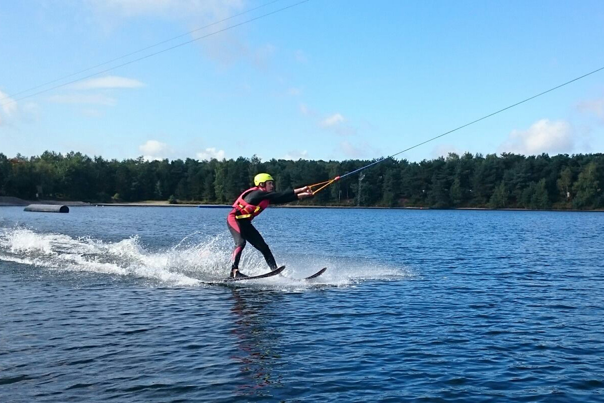 1,5 uur waterskiën bij Waterskicentrum de Vossemeren