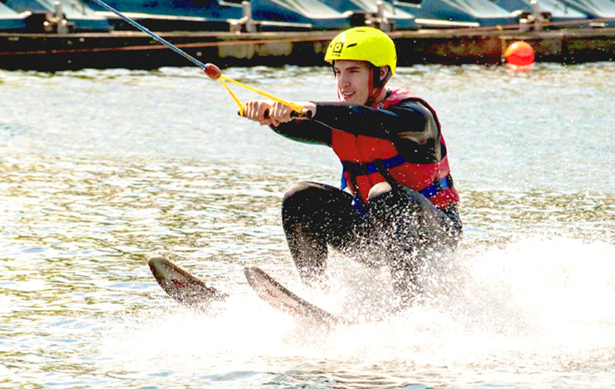 1,5 uur waterskiën bij Waterskicentrum de Vossemeren