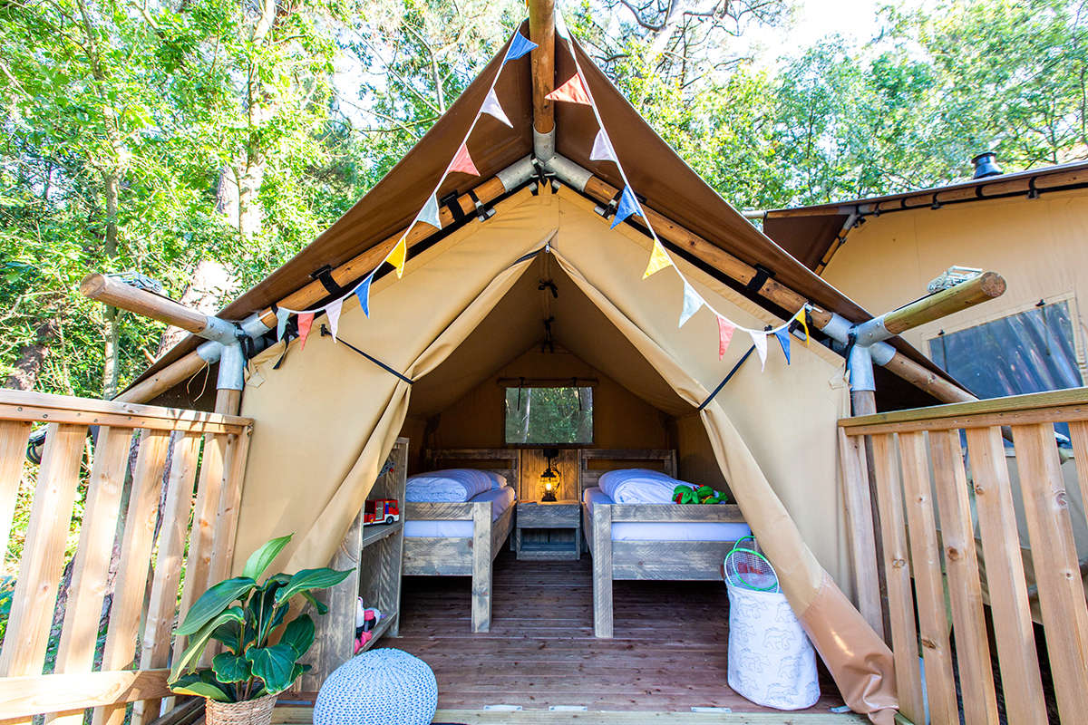 Verblijf in een 6- of 8-persoons Luxe Lodgetent op Duinrell