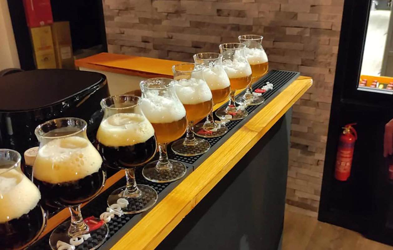 Wijn of bier proeverij bij Mitra De Nieuwe Bourgondiër 