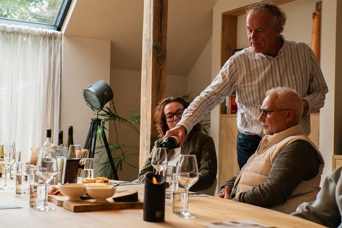 Wijnproeverij aan huis verzorgd door De Kasteelhoeve (4, 6 of 8 personen)