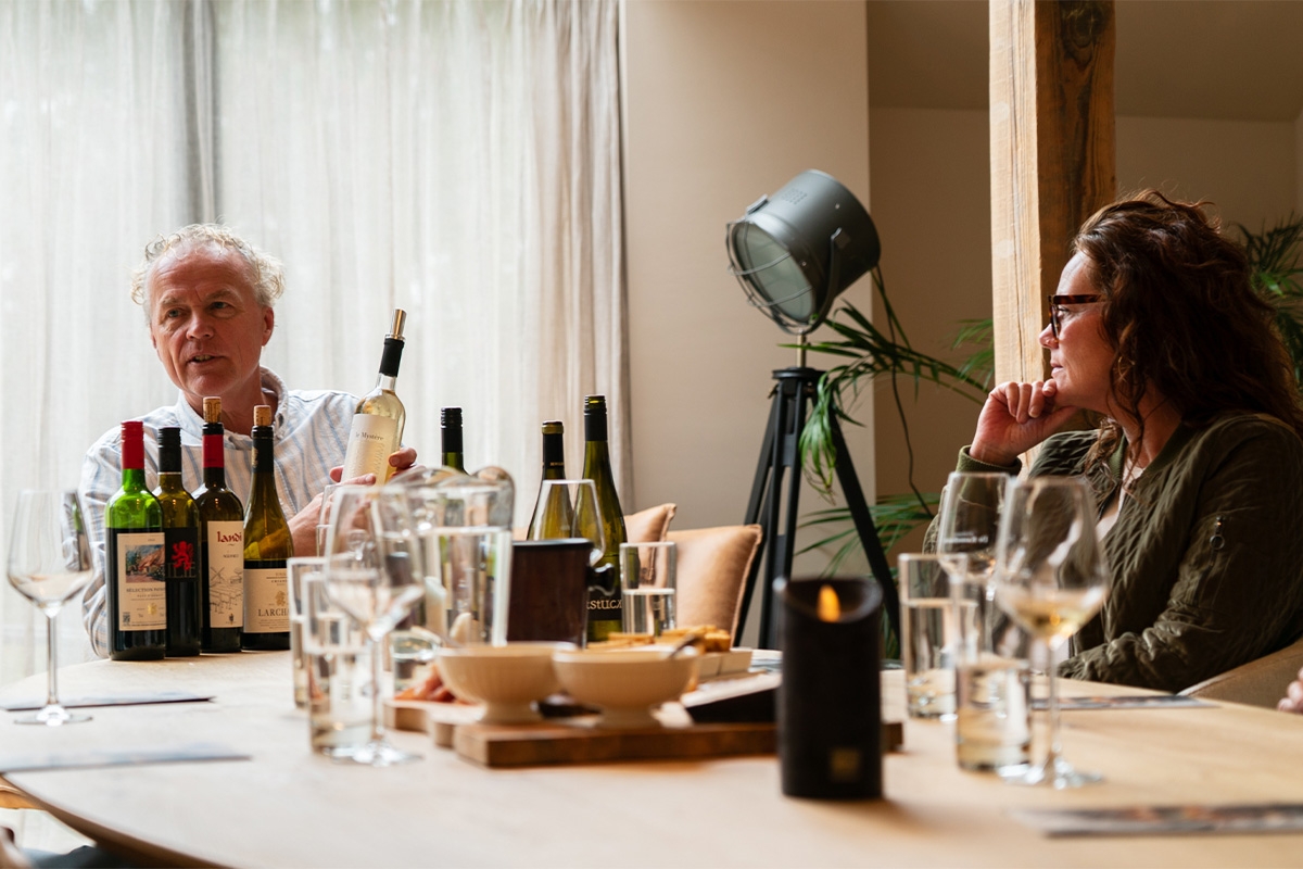 Wijnproeverij aan huis verzorgd door De Kasteelhoeve (4, 6 of 8 personen)