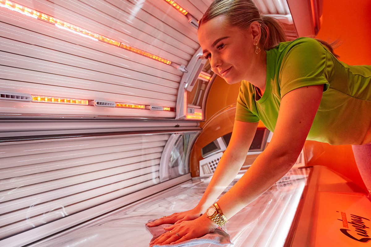 Zonnebanksessie bij Adrianas Beauty World