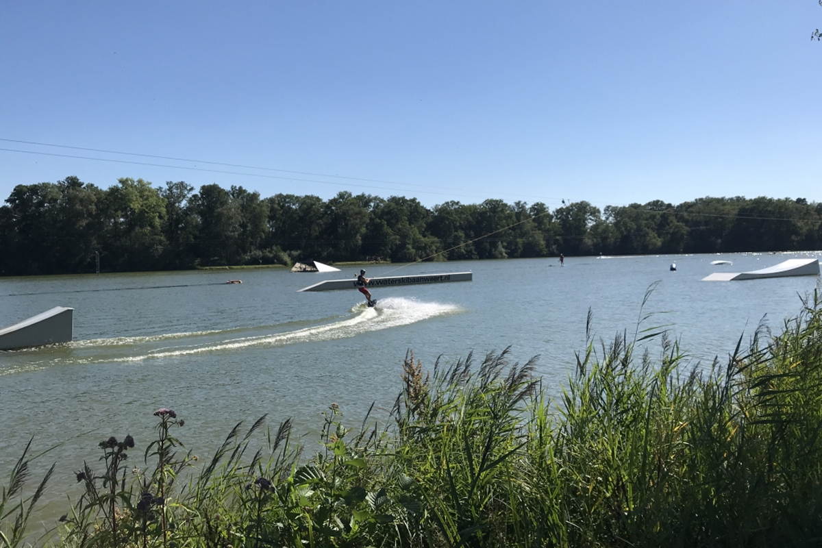 Zwemmen of waterskiën bij De IJzeren man 